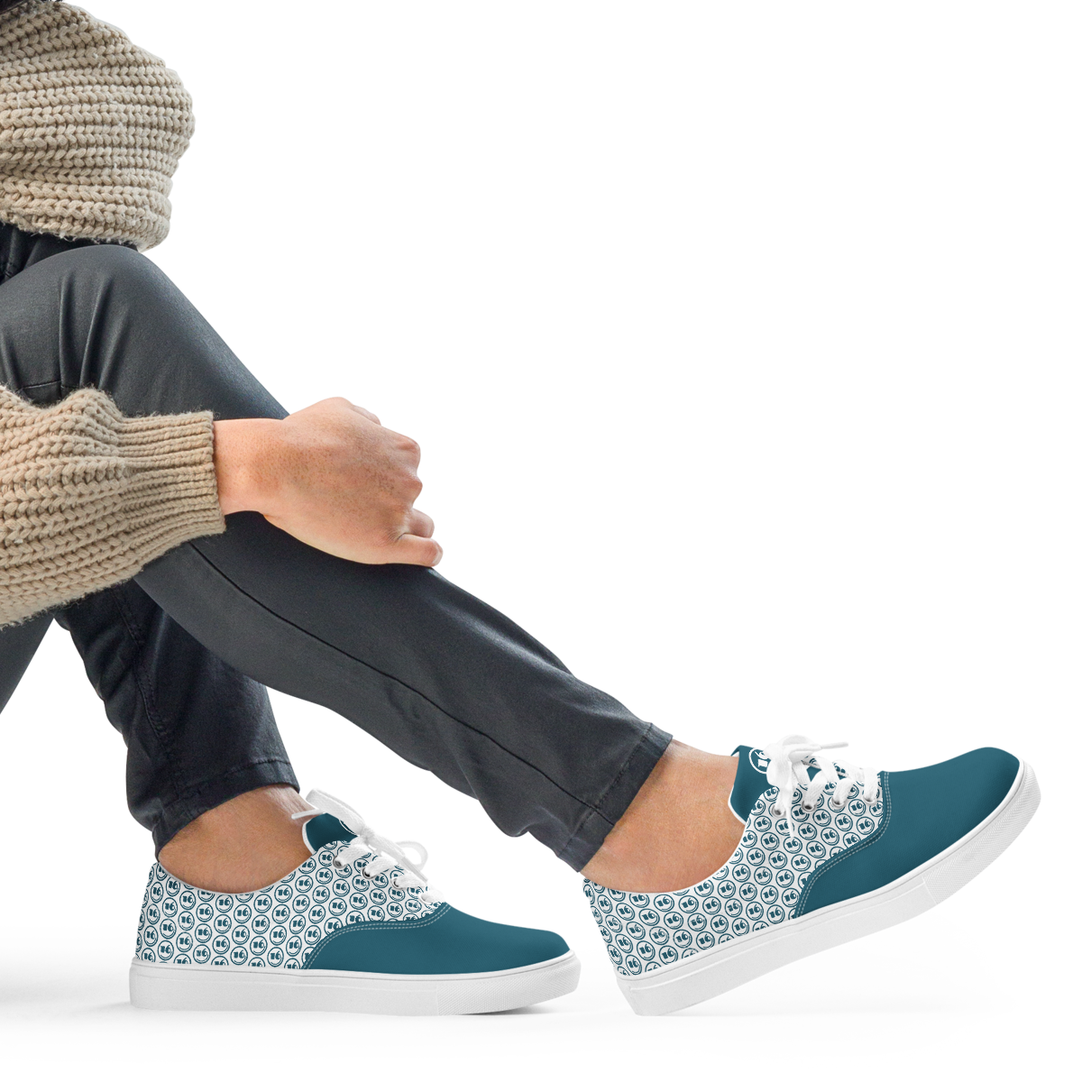 SIXTEENVIBE Lady Lace-Up Canvas Sneakers